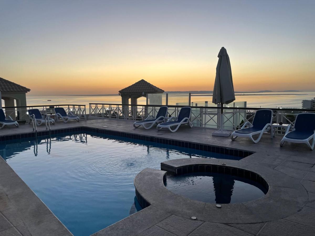 Suite 69 Hurghada Bagian luar foto